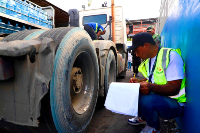 intrant retiene autobuses tras 10778 inspecciones durante navidad