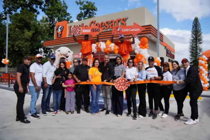 little caesars abre su primera sucursal en puerto plata y alcanza 58 en rd