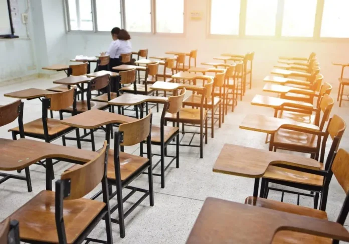 Ministro De Camps presenta pacto educativo inclusivo