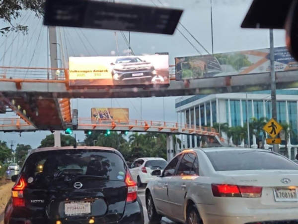 transito despejado y lluvias intermitentes en santo domingo durante ano nuevo