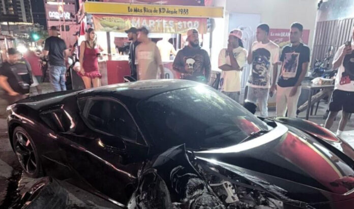 El Alfa y su Ferrari tras el accidente.