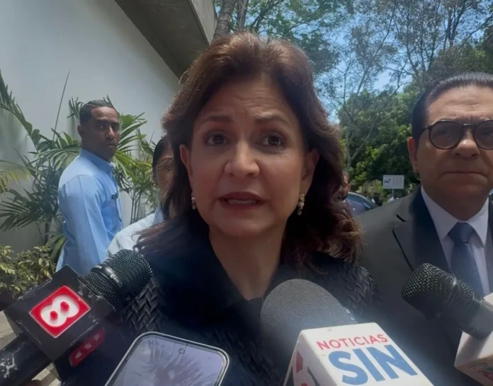 Gobierno ayuda a comunidades afectadas por lluvias.