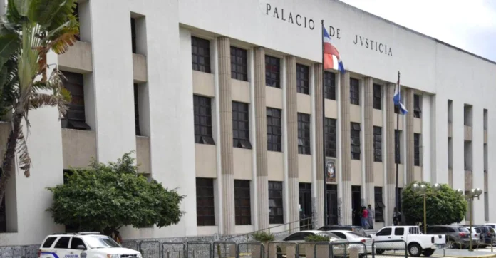 Ingeniero exonerado de estafa inmobiliaria.