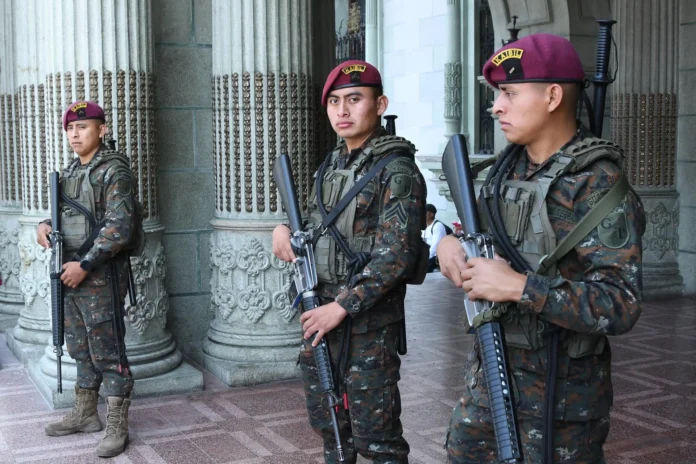 Guatemala refuerza su Ejército con EE. UU.