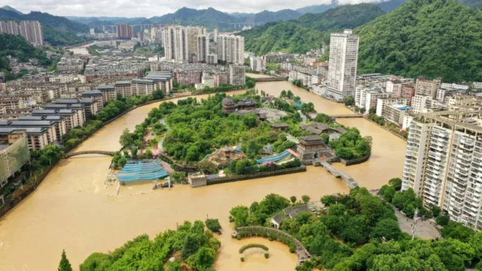 Lluvias extremas en China causan tragedia.