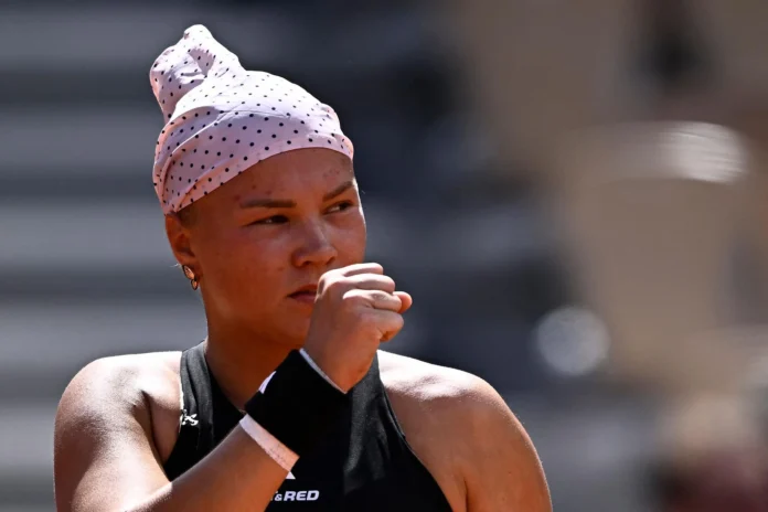 Diana Shnaider avanza a octavos en Roland Garros