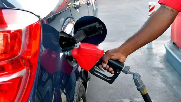 Gobierno subsidia precios de combustibles esenciales.