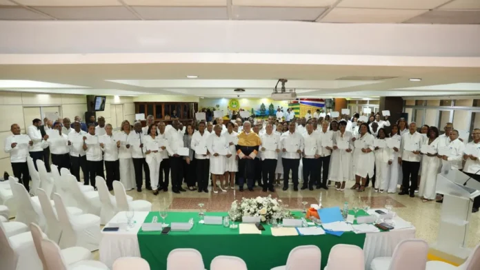 Graduación de directivos en comunicación cooperativa.
