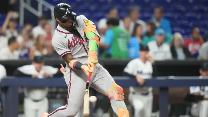 Ronald Acuña Jr. se retira por lesión.