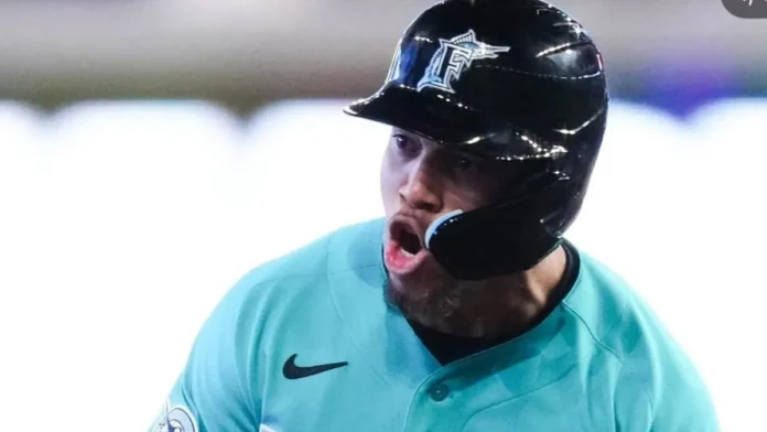 Heriberto Hernández celebra su Grand Slam.