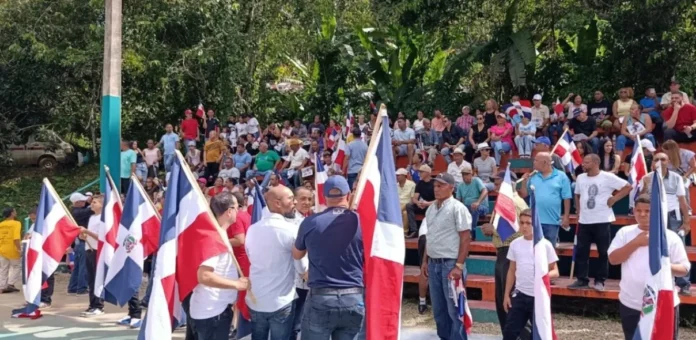 Protesta comunitaria en defensa de recursos naturales.
