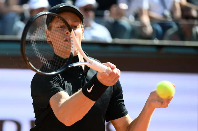 Jannik Sinner avanza en Masters de Roma