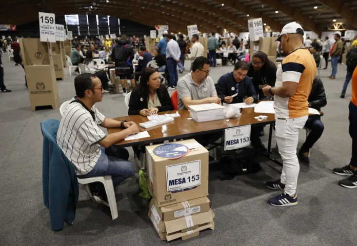 Riesgo electoral en 80 municipios colombianos