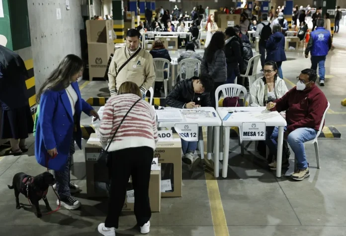 Cierre de colegios electorales en Colombia