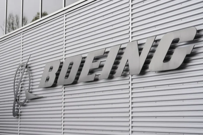 Boeing y China firman acuerdo histórico de aviones.