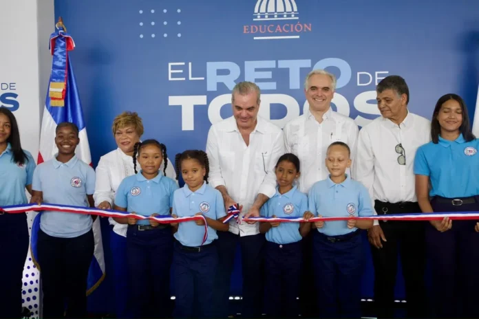Inauguración de techados escolares en Herrera