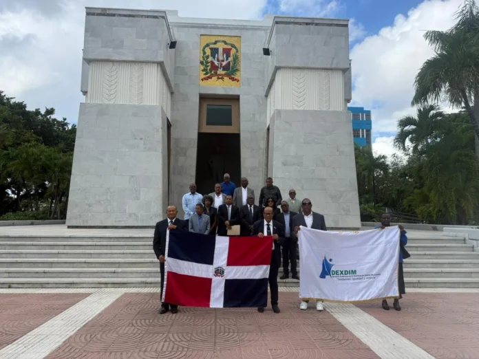 Exdirectores Municipales celebran logros en pensiones.