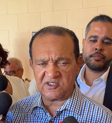 Antonio Marte evalúa subsidio para pasajes.