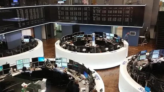 DAX 40 sube tras informes financieros positivos