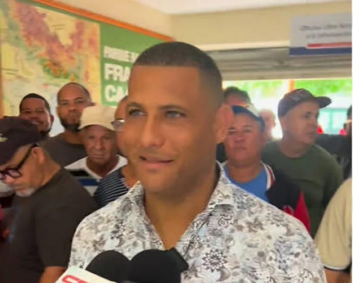 Alcalde Brennis Fontanez retoma su cargo.