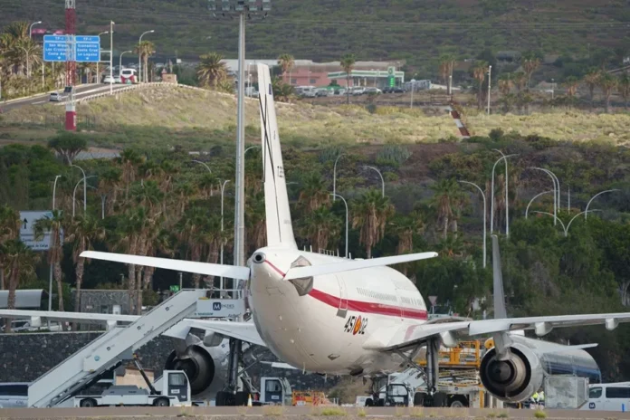 Estadounidense con hantavirus en vuelo repatriado