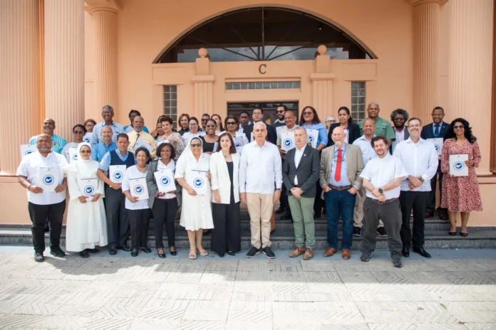 Líderes religiosos en capacitación sobre drogas.