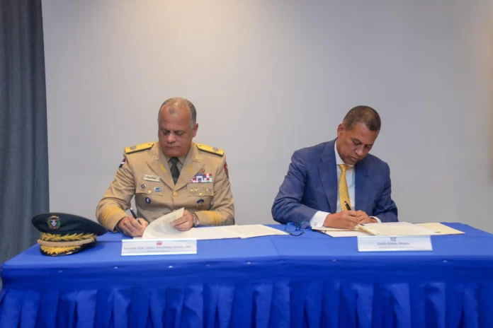 Indotel y MIDE firman acuerdo de telecomunicaciones.