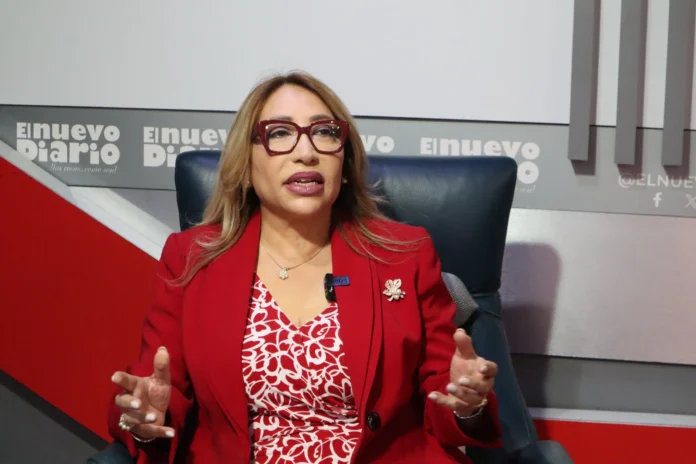 Carmen Chevalier presenta propuestas para UASD.