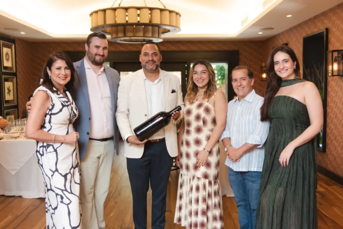 Jason Santos promueve la cultura del vino.