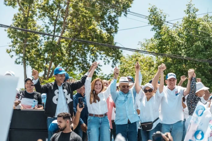 Carolina Mejía en encuentro del PRM.