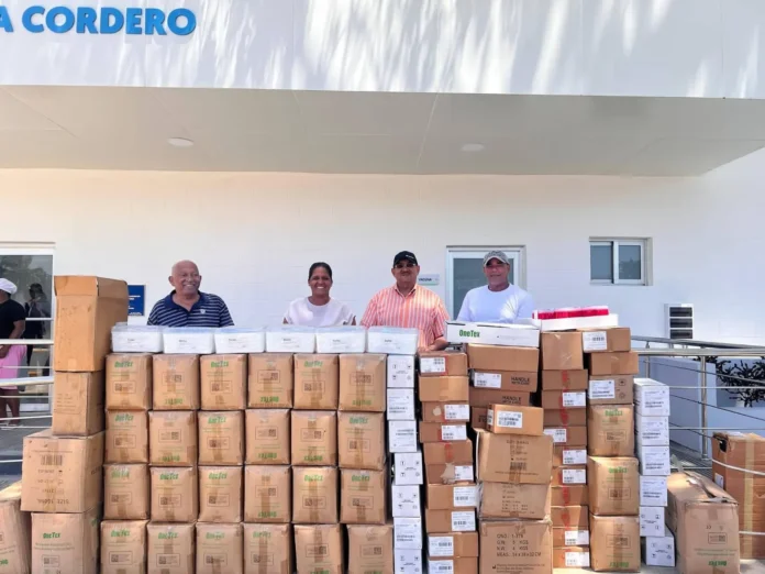 Donación de medicamentos al Hospital Elupina Cordero