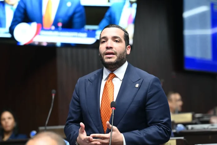 Charlie Mariotti Jr. presenta proyecto de ley