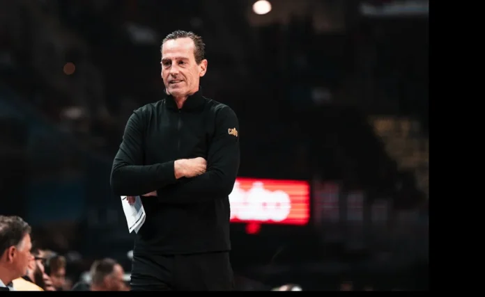 Kenny Atkinson seguirá como entrenador de Cavaliers.