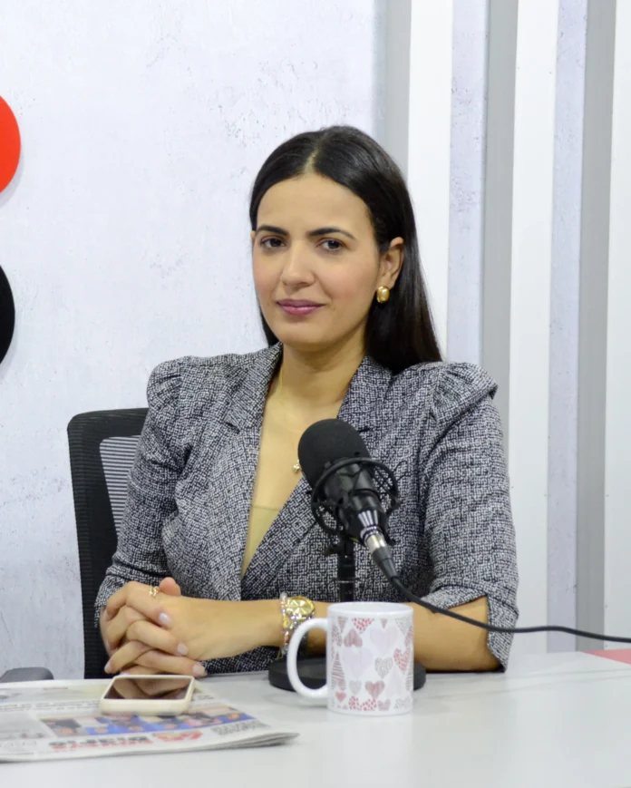 Adalgisa Castillo exige justicia para agentes DIGESETT