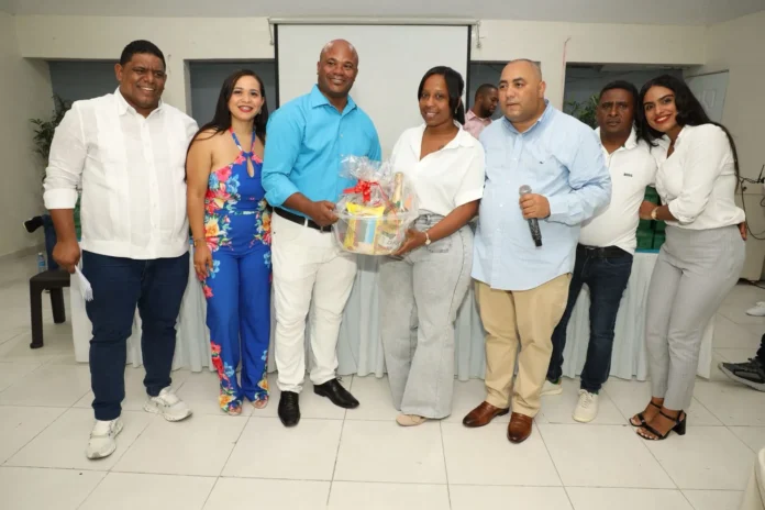 Almuerzo especial para madres en Puerto Plata