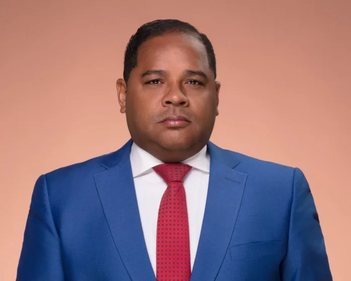 Dary Terrero contrata auditores para Coopnama
