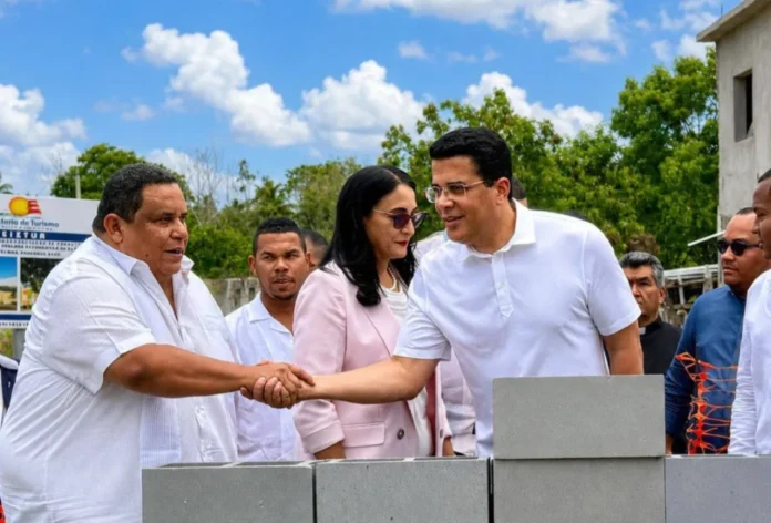 Remozamiento de Playa Monte Río en Azua