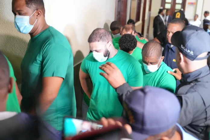 Defensores denuncian ilegalidad en juicio bancario.
