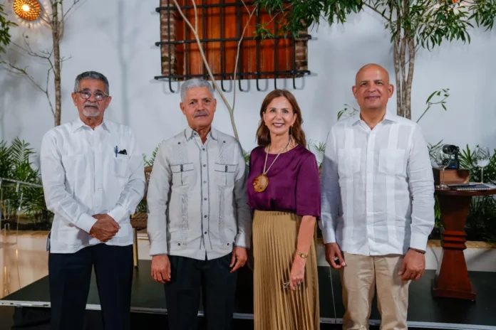 Conversatorio sobre Cuevas del Pomier en Santo Domingo.