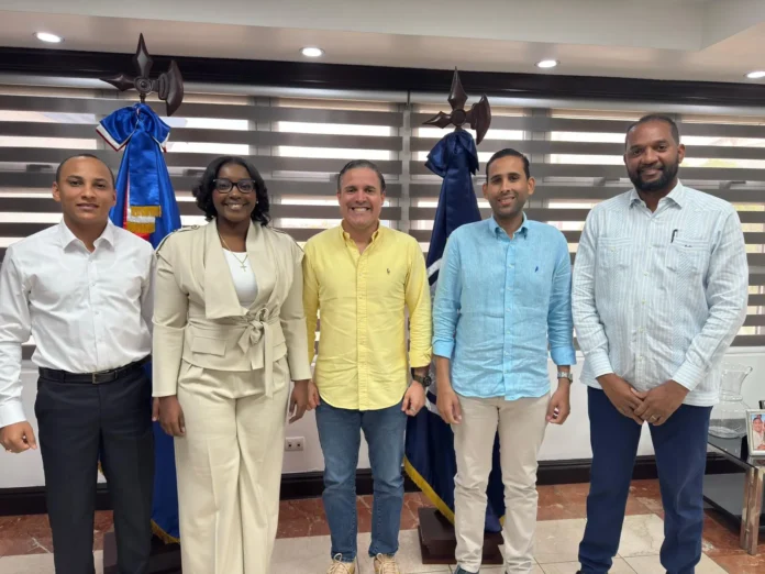 Carmen Williams anuncia mejoras en muelle Samaná