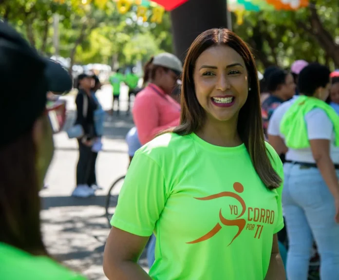 Diputada Selinée Méndez en caminata benéfica.