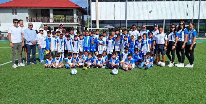 Inauguración del torneo de fútbol infantil.