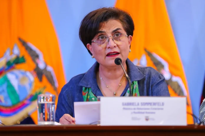 Canciller ecuatoriana en visita a RD