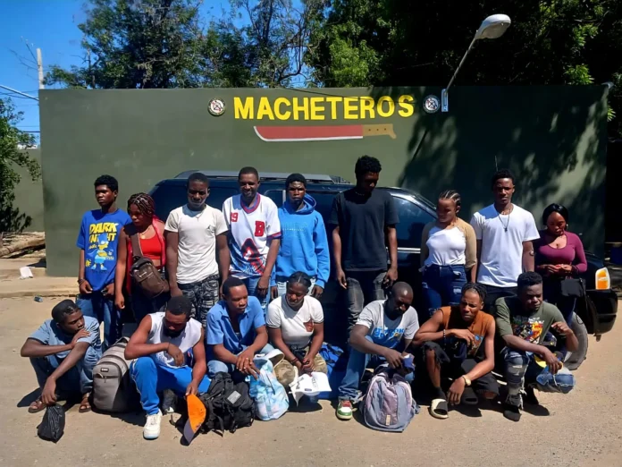 Ejército intercepta yipeta con haitianos indocumentados