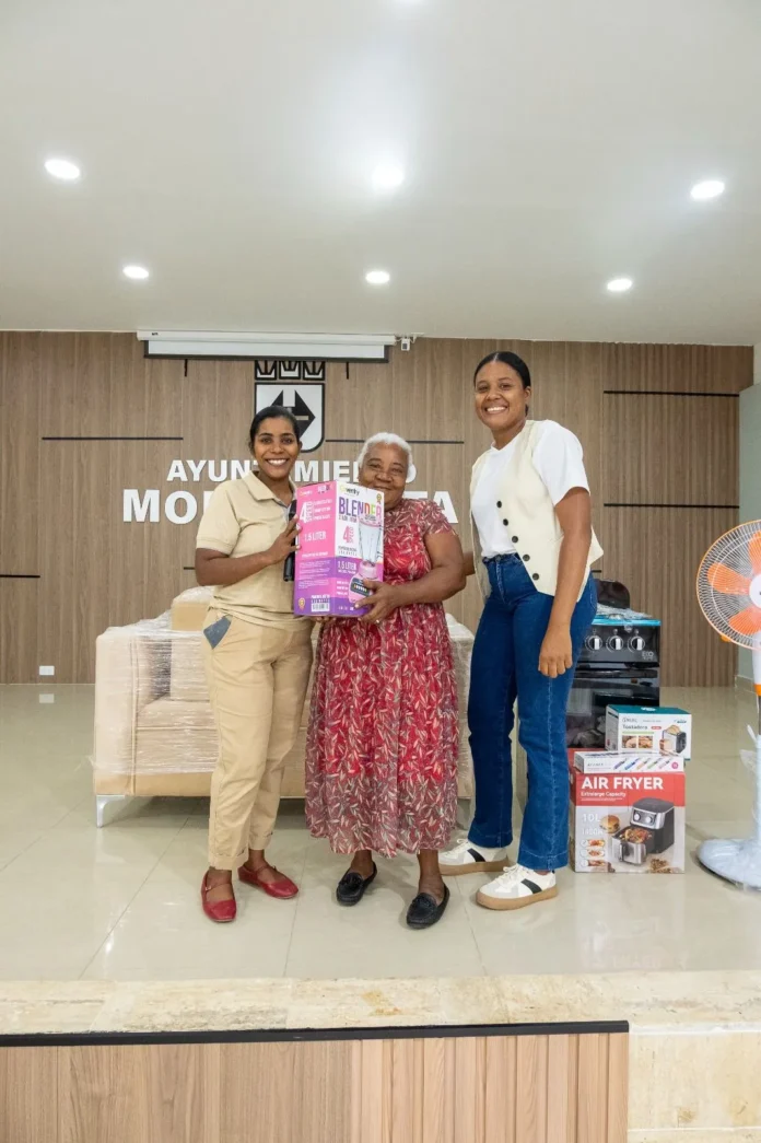 Festejo del Día de las Madres en Monte Plata