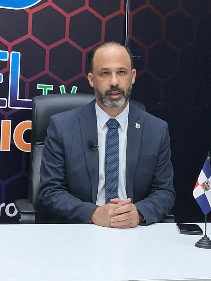 Diputado Robinson Santos rechaza muro en Juan López.