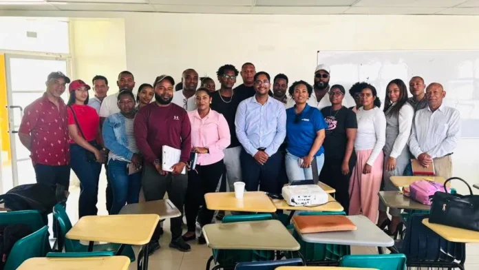 Taller de inscripción académica en UASD San Juan