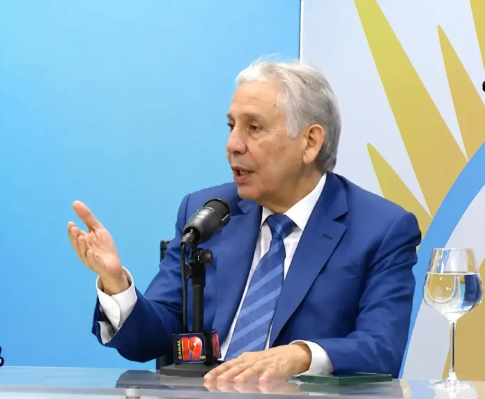 Freddy Pérez critica deterioro de infraestructura.