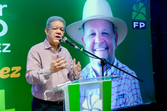 Leonel Fernández denuncia crisis agrícola en Cotuí.