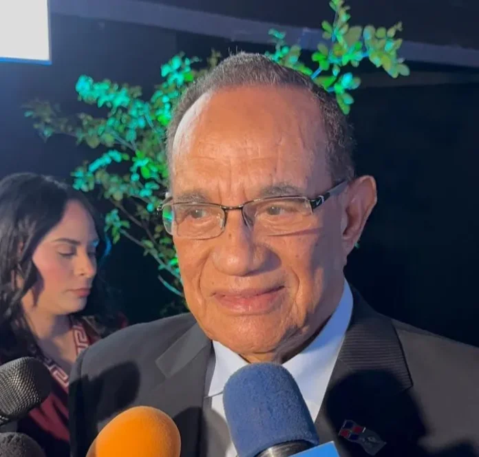 Gabriel del Río Doñé exige aprobación Código Laboral